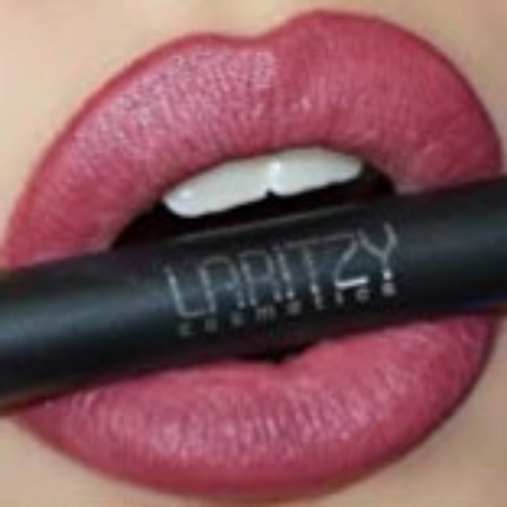 5/$25 PLUM 💜 Laritzy Cosmetics Lip Stix Buildable Crayon Lipstick